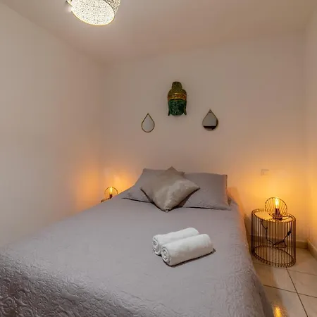 Historic Center- 8mn Walk From The Trainstation Apartment *